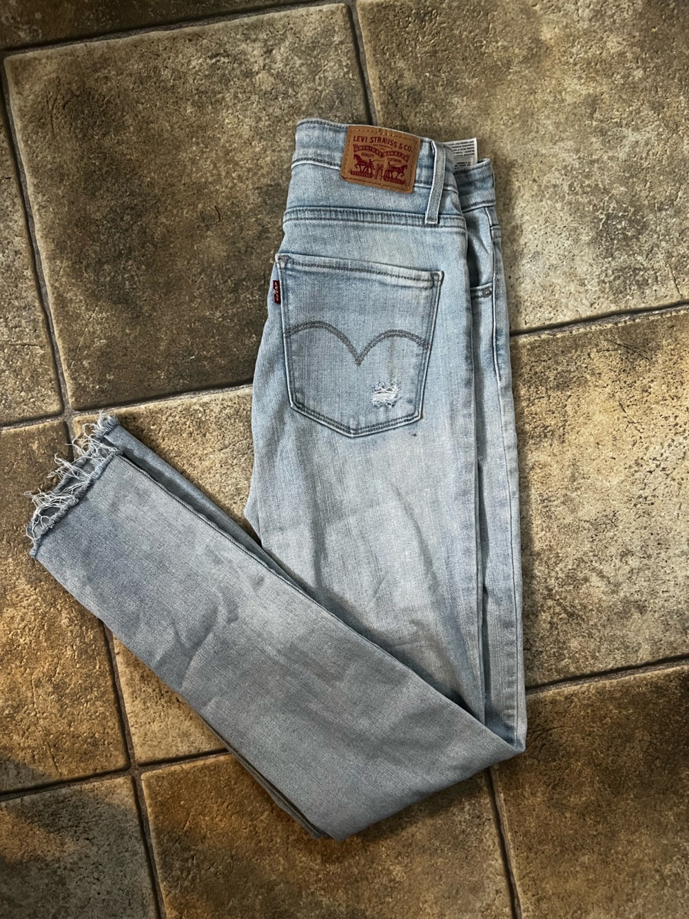 Levi's Woman’s 721 High Rise Skinny-Distressed